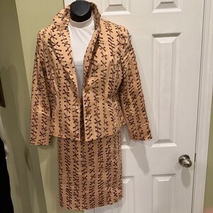 Vintage Doncaster Beige and Black Women's Blazer and Skirt 2piece Set
